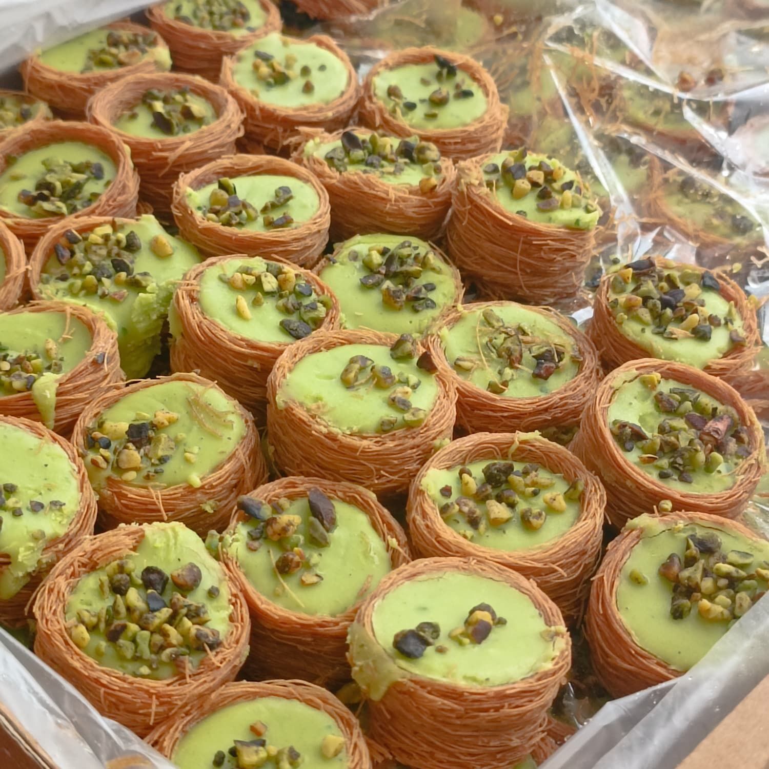 K4M857PVKR Product Variation